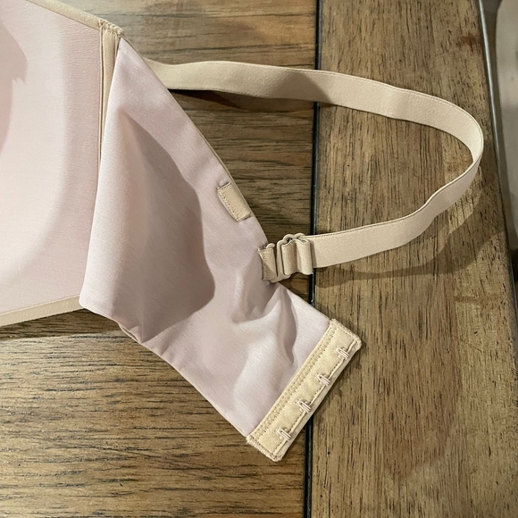 SOMA 36DDD Bra Tan Enbliss Stay Put Strapless Wireles Back Closure Stretch - Picture 5 of 6